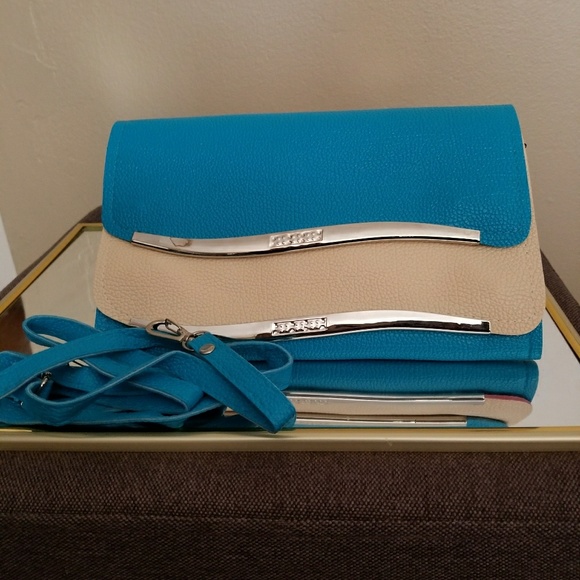 Blue and cream color bag - Picture 2 of 2